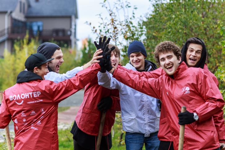 Local communities (volunteers)_1